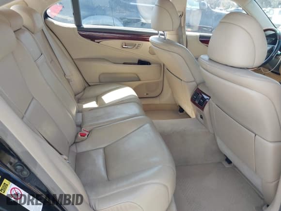 ✅ 2007 Lexus LS 460 L • VIN: JTHGL46F375001759 • Lot: 41959744. Listed on IAAI with 144,668 mi. Free auction sales archive from the USA and detailed vehicle history report at DreamBid. Image 8.