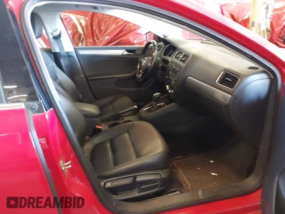 ✅ 2015 Volkswagen Jetta SE • VIN: 3VWD17AJ0FM242112 • Lot: 42217383. Listed on IAAI with 116,843 mi. Free auction sales archive from the USA and detailed vehicle history report at DreamBid. Image 5.