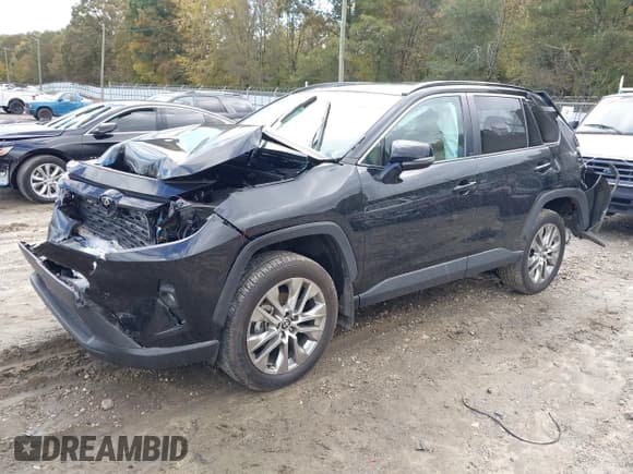 ✅ 2024 Toyota RAV4 XLE Premium • VIN: 2T3C1RFV7RW317400 • Lot: 43571076. Wystawiony na IAAI z przebiegiem 20 215 mil. Bezpłatny archiwum sprzedaży aukcyjnych z USA i szczegółowy raport historii pojazdu na DreamBid. Zdjęcie 21.