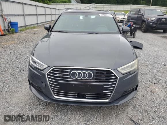 ✅ 2018 Audi A3 e-tron Sportback Premium Plus • VIN: WAUTPBFF6JA058204 • Лот: 64603995. Опубликован ранее на Copart с пробегом 149 300 миль. Бесплатный доступ к архиву аукционных продаж из США и подробный отчёт об истории автомобиля на DreamBid. Изображение 5.