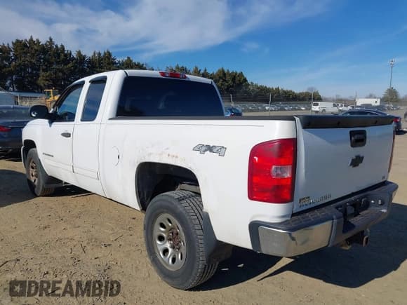 ✅ 2009 Chevrolet Silverado 1500 LS • VIN: 1GCEK19C99Z261462 • Lot: 41655456. Listed on IAAI with 220,281 mi. Free auction sales archive from the USA and detailed vehicle history report at DreamBid. Image 3.