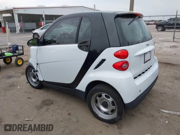 ✅ 2009 Smart fortwo Pure • VIN: WMEEJ31X39K314325 • Лот: 41607981. Опубликован ранее на IAAI с пробегом 59 684 миль. Бесплатный доступ к архиву аукционных продаж из США и подробный отчёт об истории автомобиля на DreamBid. Изображение 3.