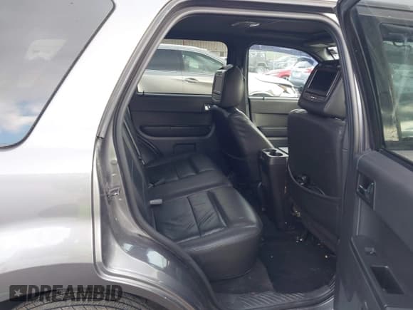 ✅ 2010 Ford Escape Limited • VIN: 1FMCU9EG6AKB07762 • Lot: 43475196. Listed on IAAI with 131,128 mi. Free auction sales archive from the USA and detailed vehicle history report at DreamBid. Image 8.