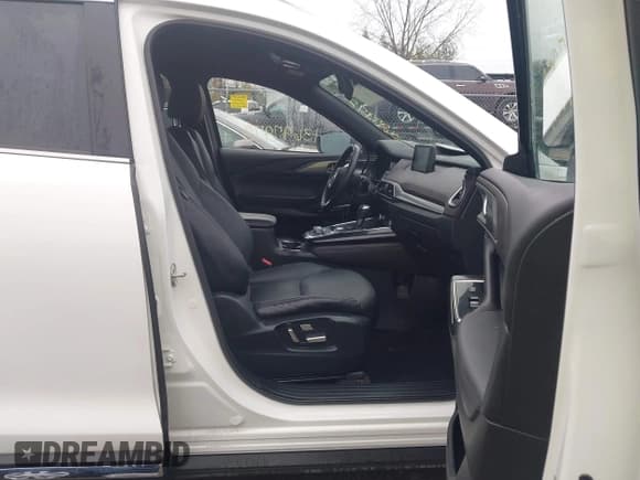 ✅ 2019 Mazda CX-9 Grand Touring • VIN: JM3TCBDY5K0326600 • Lot: 43697972. Listed on IAAI with 32,334 mi. Free auction sales archive from the USA and detailed vehicle history report at DreamBid. Image 5.