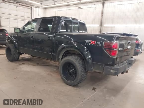 ✅ 2010 Ford F-150 XL • VIN: 1FTFW1EV0AFB72790 • Lot: 43238389. Wystawiony na IAAI z przebiegiem 185 364 mil. Bezpłatny archiwum sprzedaży aukcyjnych z USA i szczegółowy raport historii pojazdu na DreamBid. Zdjęcie 3.