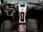 ✅ 2013 Chevrolet Volt • VIN: 1G1RC6E43DU109959 • Lot: 81267664. Wystawiony na Copart z przebiegiem 156 360 mil. Bezpłatny archiwum sprzedaży aukcyjnych z USA i szczegółowy raport historii pojazdu na DreamBid. Zdjęcie 8.