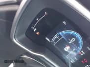 ✅ 2023 Toyota Corolla Cross XLE • VIN: 7MUDAAAGXPV063698 • Lot: 42181158. Wystawiony na IAAI z przebiegiem 22 983 mil. Bezpłatny archiwum sprzedaży aukcyjnych z USA i szczegółowy raport historii pojazdu na DreamBid. Zdjęcie 15.