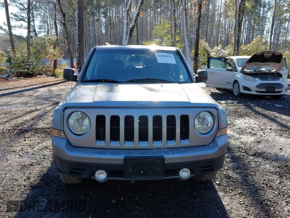 ✅ 2016 Jeep Patriot High Altitude • VIN: 1C4NJRFB2GD672998 • Lot: 43888534. Listed on IAAI with 137,383 mi. Free auction sales archive from the USA and detailed vehicle history report at DreamBid. Image 12.