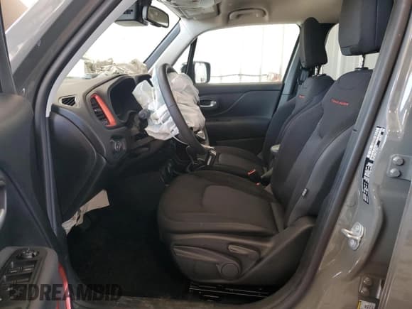 ✅ 2023 Jeep Renegade Trailhawk • VIN: ZACNJDC19PPP21725 • Lot: 71559675. Wystawiony na Copart z przebiegiem 37 572 mil. Bezpłatny archiwum sprzedaży aukcyjnych z USA i szczegółowy raport historii pojazdu na DreamBid. Zdjęcie 7.