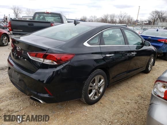 ✅ 2018 Hyundai Sonata Limited • VIN: 5NPE34AF0JH617801 • Лот: 35948183. Опубликован ранее на Copart с пробегом 105 492 миль. Бесплатный доступ к архиву аукционных продаж из США и подробный отчёт об истории автомобиля на DreamBid. Изображение 3.