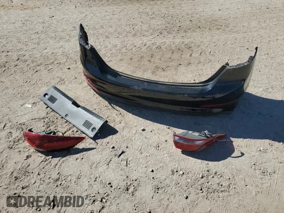 ✅ 2017 Hyundai Elantra Value Edition • VIN: 5NPD84LF5HH063255 • Lot: 87416365. Listed on Copart with 109,954 mi. Free auction sales archive from the USA and detailed vehicle history report at DreamBid. Image 12.