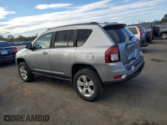 ✅ 2016 Jeep Compass 75th Anniversary • VIN: 1C4NJDBB0GD552058 • Lot: 86997175. Wystawiony na Copart z przebiegiem 131 401 mil. Bezpłatny archiwum sprzedaży aukcyjnych z USA i szczegółowy raport historii pojazdu na DreamBid. Zdjęcie 2.
