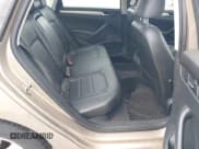 ✅ 2015 Volkswagen Passat S • VIN: 1VWAT7A37FC004600 • Lot: 43046219. Wystawiony na IAAI z przebiegiem 171 570 mil. Bezpłatny archiwum sprzedaży aukcyjnych z USA i szczegółowy raport historii pojazdu na DreamBid. Zdjęcie 8.