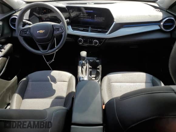 2025 Chevrolet Trax LT с VIN KL77LHEP3SC056345, выставлен на аукционе Copart как лот 70387765 с пробегом 21 275 миль миль и Списание • Salvage title. История ставок и продаж доступна на DreamBid. Изображение 8.