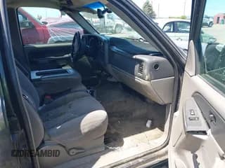 ✅ 2003 Chevrolet Suburban LS • VIN: 3GNEC16TX3G312371 • Лот: 41208355. Опубликован ранее на IAAI с пробегом 199 436 миль. Бесплатный доступ к архиву аукционных продаж из США и подробный отчёт об истории автомобиля на DreamBid. Изображение 5.
