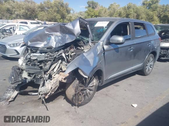 2019 Mitsubishi Outlander ES z VIN JA4AZ3A3XKZ021676, wystawiony jako IAAI lot #43196948 z przebiegiem Nie podano mil oraz . Historia ofert i sprzedaży dostępna na DreamBid. Obrazek 2.