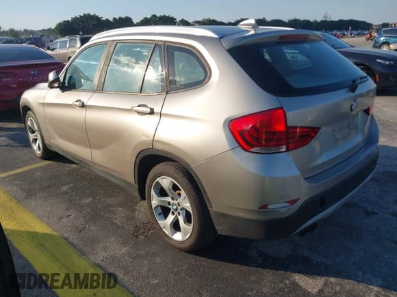✅ 2014 BMW X1 sDrive28i • VIN: WBAVM1C52EVW46610 • Лот: 43735206. Опубликован ранее на IAAI с пробегом 177 260 миль. Бесплатный доступ к архиву аукционных продаж из США и подробный отчёт об истории автомобиля на DreamBid. Изображение 3.