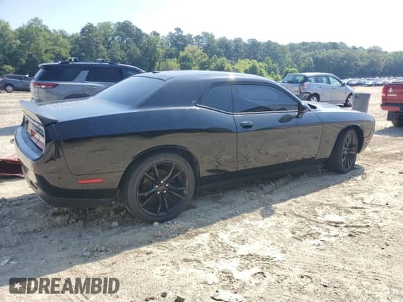 2016 Dodge Challenger SXT Plus z VIN 2C3CDZAG3GH201418, wystawiony jako Copart lot #62161915 z przebiegiem 130 715 mil mil oraz Szkoda całkowita • Salvage title. Historia ofert i sprzedaży dostępna na DreamBid. Obrazek 3.