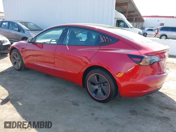 ✅ 2023 Tesla Model 3 Long Range • VIN: 5YJ3E1EB3PF637815 • Lot: 42058263. Wystawiony na IAAI z przebiegiem 8 539 mil. Bezpłatny archiwum sprzedaży aukcyjnych z USA i szczegółowy raport historii pojazdu na DreamBid. Zdjęcie 3.