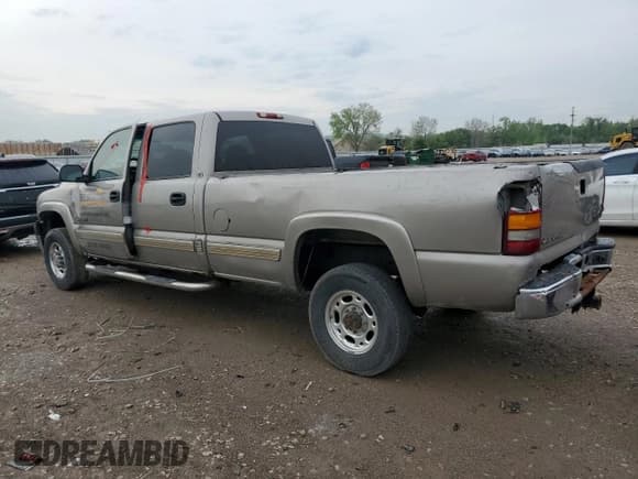 ✅ 2002 Chevrolet Silverado 2500HD LS • VIN: 1GCHC23G12F124521 • Lot: 54493345. Wystawiony na Copart z przebiegiem 223 108 mil. Bezpłatny archiwum sprzedaży aukcyjnych z USA i szczegółowy raport historii pojazdu na DreamBid. Zdjęcie 2.