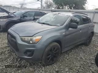 2013 Mitsubishi Outlander LE with VIN 4A4AR5AUXDE021299, listed as a Copart auction lot 81156995 with 204,577 mi miles and Clean title. Bid and sale history available at DreamBid. Image 1.