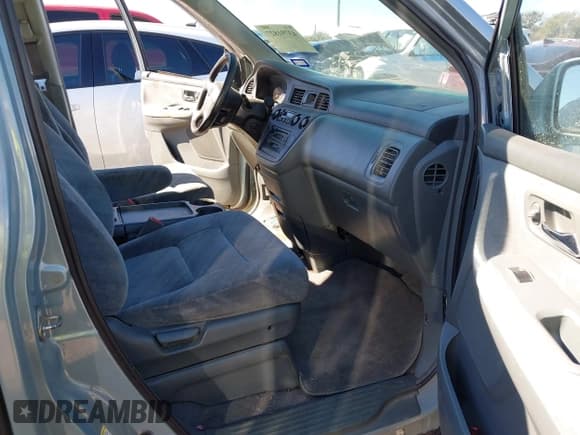 ✅ 2003 Honda Odyssey EX • VIN: 5FNRL18683B074057 • Lot: 43791827. Listed on IAAI with 326,201 mi. Free auction sales archive from the USA and detailed vehicle history report at DreamBid. Image 5.