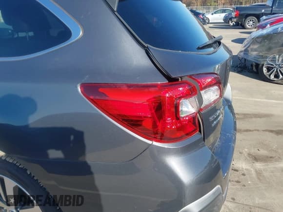 ✅ 2019 Subaru Outback Limited • VIN: 4S4BSANCXK3382112 • Lot: 43610308. Listed on IAAI with 46,154 mi. Free auction sales archive from the USA and detailed vehicle history report at DreamBid. Image 21.