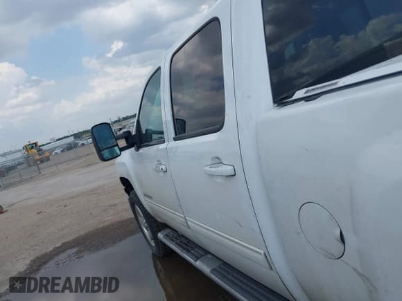 ✅ 2014 Chevrolet Silverado 2500HD LTZ • VIN: 1GC1KYEG5EF189204 • Лот: 42967689. Опубликован ранее на IAAI с пробегом 233 397 миль. Бесплатный доступ к архиву аукционных продаж из США и подробный отчёт об истории автомобиля на DreamBid. Изображение 14.