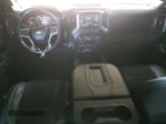 ✅ 2019 Chevrolet Silverado 1500 LTZ • VIN: 3GCUYGED9KG172587 • Lot: 65957775. Wystawiony na Copart z przebiegiem 77 658 mil. Bezpłatny archiwum sprzedaży aukcyjnych z USA i szczegółowy raport historii pojazdu na DreamBid. Zdjęcie 8.