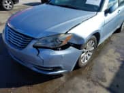 ✅ 2012 Chrysler 200 Touring • VIN: 1C3CCBBB6CN174200 • Lot: 43671017. Wystawiony na IAAI z przebiegiem 254 572 mil. Bezpłatny archiwum sprzedaży aukcyjnych z USA i szczegółowy raport historii pojazdu na DreamBid. Zdjęcie 6.