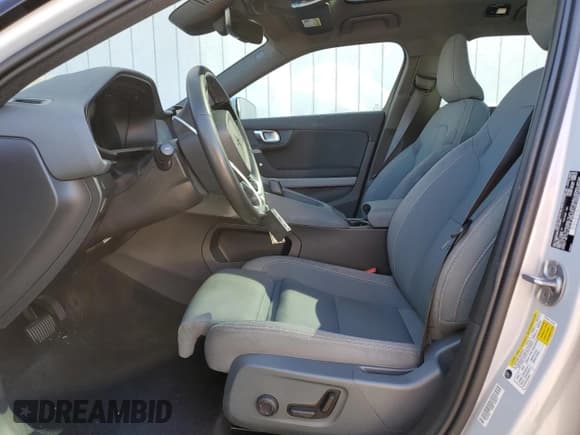 ✅ 2023 Polestar 2 • VIN: YSMEG3KA7PL128922 • Lot: 87030845. Wystawiony na Copart z przebiegiem 85 609 mil. Bezpłatny archiwum sprzedaży aukcyjnych z USA i szczegółowy raport historii pojazdu na DreamBid. Zdjęcie 7.