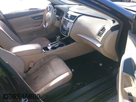 ✅ 2018 Nissan Altima SR • VIN: 1N4AL3AP8JC245739 • Lot: 43410778. Listed on IAAI with 142,113 mi. Free auction sales archive from the USA and detailed vehicle history report at DreamBid. Image 5.