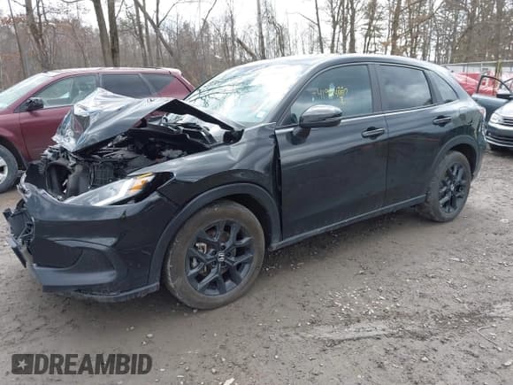 ✅ 2024 Honda HR-V Sport • VIN: 3CZRZ2H52RM762906 • Lot: 41924007. Listed on IAAI with 18,944 mi. Free auction sales archive from the USA and detailed vehicle history report at DreamBid. Image 2.