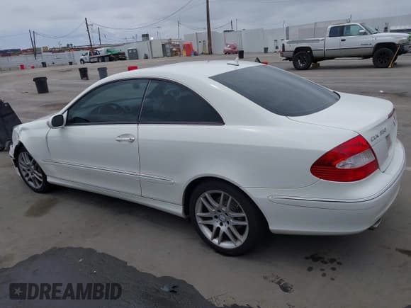 ✅ 2008 Mercedes-Benz CLK 350 • VIN: WDBTJ56H38F241787 • Lot: 42184829. Wystawiony na IAAI z przebiegiem 97 818 mil. Bezpłatny archiwum sprzedaży aukcyjnych z USA i szczegółowy raport historii pojazdu na DreamBid. Zdjęcie 14.