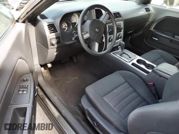 ✅ 2010 Dodge Challenger SE • VIN: 2B3CJ4DV9AH278806 • Lot: 73653894. Wystawiony na Copart z przebiegiem 91 152 mil. Bezpłatny archiwum sprzedaży aukcyjnych z USA i szczegółowy raport historii pojazdu na DreamBid. Zdjęcie 8.