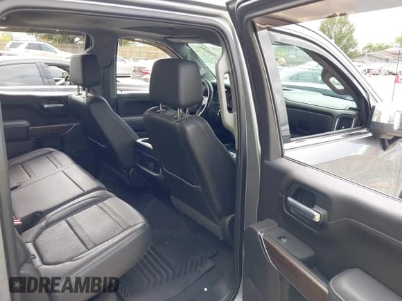 ✅ 2022 GMC Sierra 1500 Denali • VIN: 3GTU9FEL2NG118972 • Lot: 43298505. Listed on IAAI with 79,980 mi. Free auction sales archive from the USA and detailed vehicle history report at DreamBid. Image 8.