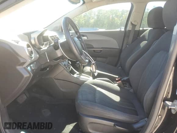 ✅ 2016 Chevrolet Sonic LT • VIN: 1G1JC5SH3G4153253 • Лот: 76940704. Размещён на Copart с пробегом 164 515 миль миль. Получите бесплатный доступ к архиву аукционных продаж из США и посмотрите подробный отчёт об истории автомобиля на DreamBid. Изображение 7.