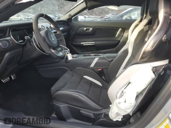 2020 Ford Mustang Shelby GT500 z VIN 1FA6P8SJ6L5502969, wystawiony jako Copart lot #46225115 z przebiegiem 12 678 mil mil oraz Szkoda całkowita • Salvage title. Historia ofert i sprzedaży dostępna na DreamBid. Obrazek 7.