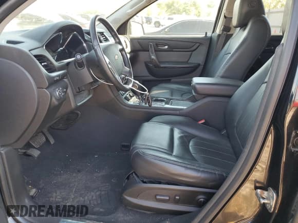 ✅ 2017 Chevrolet Traverse Premier • VIN: 1GNKRJKD4HJ160061 • Lot: 87052255. Wystawiony na Copart z przebiegiem 86 303 mil. Bezpłatny archiwum sprzedaży aukcyjnych z USA i szczegółowy raport historii pojazdu na DreamBid. Zdjęcie 7.