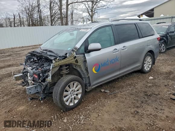 ✅ 2016 Toyota Sienna LE • VIN: 5TDJK3DC2GS145231 • Lot: 92191985. Listed on Copart with 55,085 mi. Free auction sales archive from the USA and detailed vehicle history report at DreamBid. Image 1.