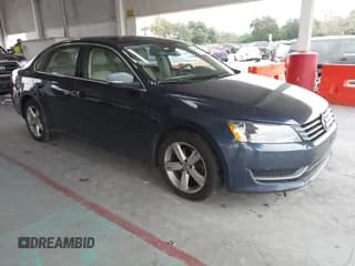 ✅ 2013 Volkswagen Passat SE • VIN: 1VWBP7A36DC070867 • Лот: 43882470. Опубликован ранее на IAAI с пробегом 108 977 миль. Бесплатный доступ к архиву аукционных продаж из США и подробный отчёт об истории автомобиля на DreamBid. Изображение 1.