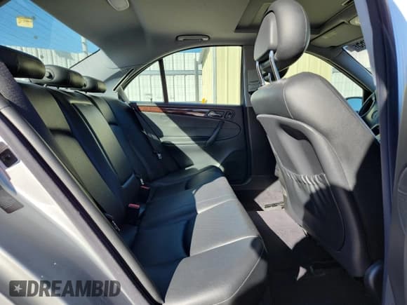 ✅ 2004 Mercedes-Benz C 320 • VIN: WDBRF84J54F490413 • Lot: 91112865. Wystawiony na Copart z przebiegiem 112 337 mil. Bezpłatny archiwum sprzedaży aukcyjnych z USA i szczegółowy raport historii pojazdu na DreamBid. Zdjęcie 10.