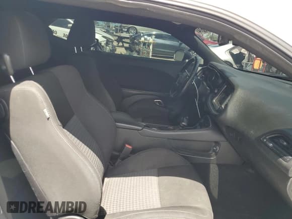 ✅ 2020 Dodge Challenger R/T • VIN: 2C3CDZBTXLH125217 • Lot: 61269614. Wystawiony na Copart z przebiegiem 75 317 mil. Bezpłatny archiwum sprzedaży aukcyjnych z USA i szczegółowy raport historii pojazdu na DreamBid. Zdjęcie 10.