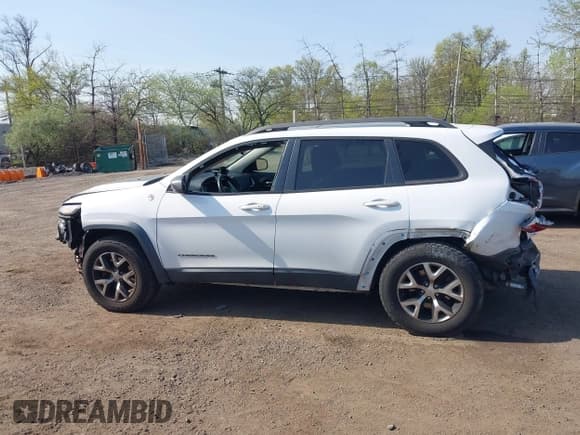 ✅ 2017 Jeep Cherokee Trailhawk L Plus • VIN: 1C4PJMBS4HD239959 • Lot: 42116895. Wystawiony na IAAI z przebiegiem 112 963 mil. Bezpłatny archiwum sprzedaży aukcyjnych z USA i szczegółowy raport historii pojazdu na DreamBid. Zdjęcie 14.
