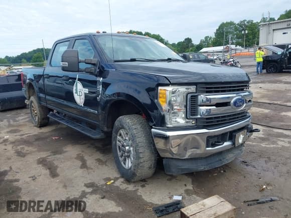 ✅ 2017 Ford F-250 Lariat • VIN: 1FT7W2BT9HEE43424 • Лот: 42582120. Опубликован ранее на IAAI с пробегом 197 497 миль. Бесплатный доступ к архиву аукционных продаж из США и подробный отчёт об истории автомобиля на DreamBid. Изображение 1.