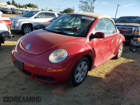 ✅ 2007 Volkswagen Beetle S • VIN: 3VWPG31Y37M414846 • Lot: 41695895. Wystawiony na Copart z przebiegiem 63 814 mil. Bezpłatny archiwum sprzedaży aukcyjnych z USA i szczegółowy raport historii pojazdu na DreamBid. Zdjęcie 1.