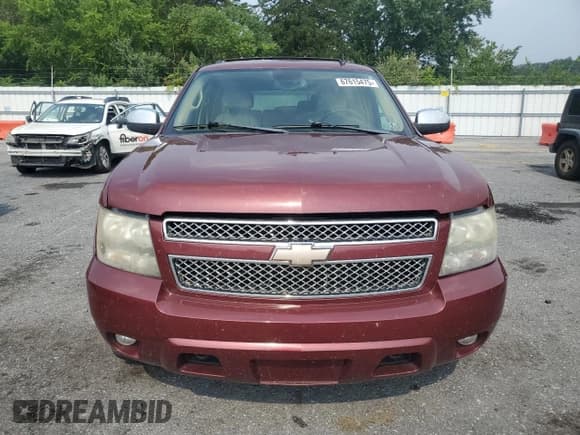 ✅ 2008 Chevrolet Suburban 1LT • VIN: 1GNFK16328J236819 • Lot: 67615475. Wystawiony na Copart z przebiegiem 165 732 mil. Bezpłatny archiwum sprzedaży aukcyjnych z USA i szczegółowy raport historii pojazdu na DreamBid. Zdjęcie 5.