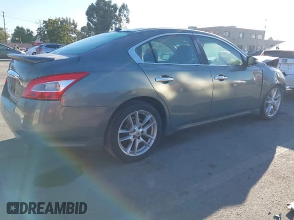 ✅ 2011 Nissan Maxima SV • VIN: 1N4AA5AP6BC805034 • Lot: 43378626. Wystawiony na IAAI z przebiegiem 132 056 mil. Bezpłatny archiwum sprzedaży aukcyjnych z USA i szczegółowy raport historii pojazdu na DreamBid. Zdjęcie 4.