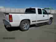 2001 Chevrolet Silverado 1500 LT z VIN 2GCEC19T711379147, wystawiony jako Copart lot #66035605 z przebiegiem 197 533 mil mil oraz Szkoda całkowita • Salvage title. Historia ofert i sprzedaży dostępna na DreamBid. Obrazek 3.