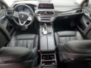 ✅ 2022 BMW 7 Series 740i • VIN: WBA7T2C08NCJ55251 • Лот: 61623155. Опубликован ранее на Copart с пробегом 32 184 миль. Бесплатный доступ к архиву аукционных продаж из США и подробный отчёт об истории автомобиля на DreamBid. Изображение 8.